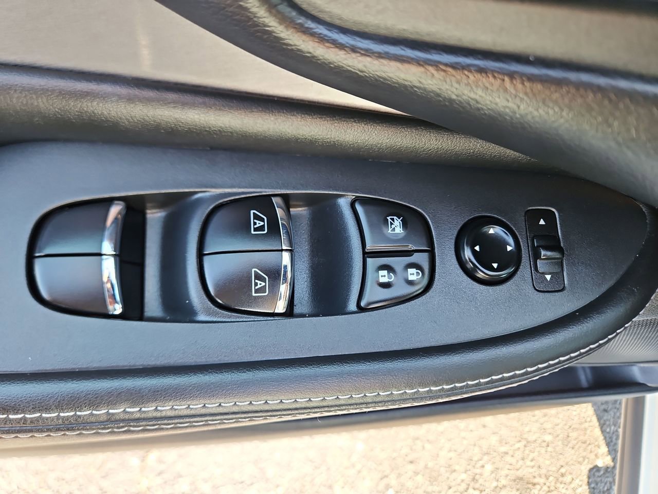 Used 2024 Nissan Murano SL image 20