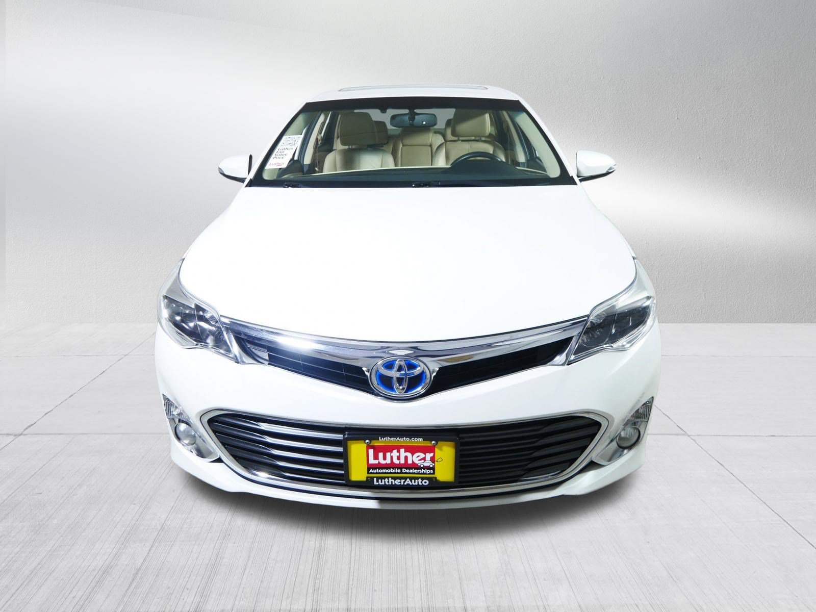 Used 2015 Toyota Avalon XLE Touring FWD image 2