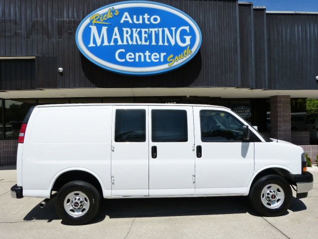 Used 2022 GMC Savana 2500 w/ Driver Convenience Package image 4