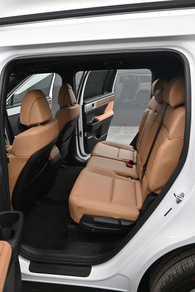 New 2026 Hyundai Santa Fe Limited AWD/4WD image 15
