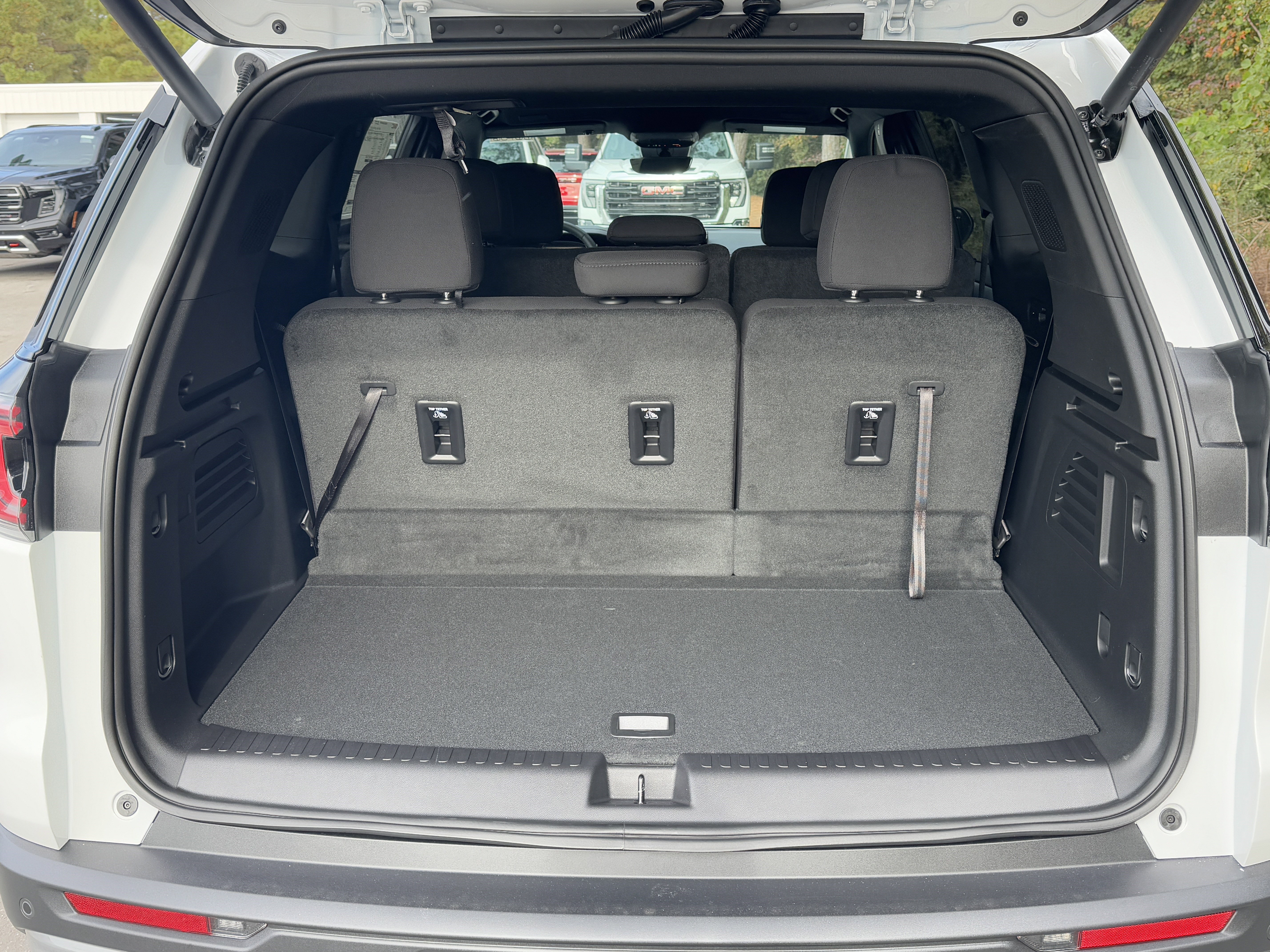 New 2026 GMC Acadia Elevation image 5