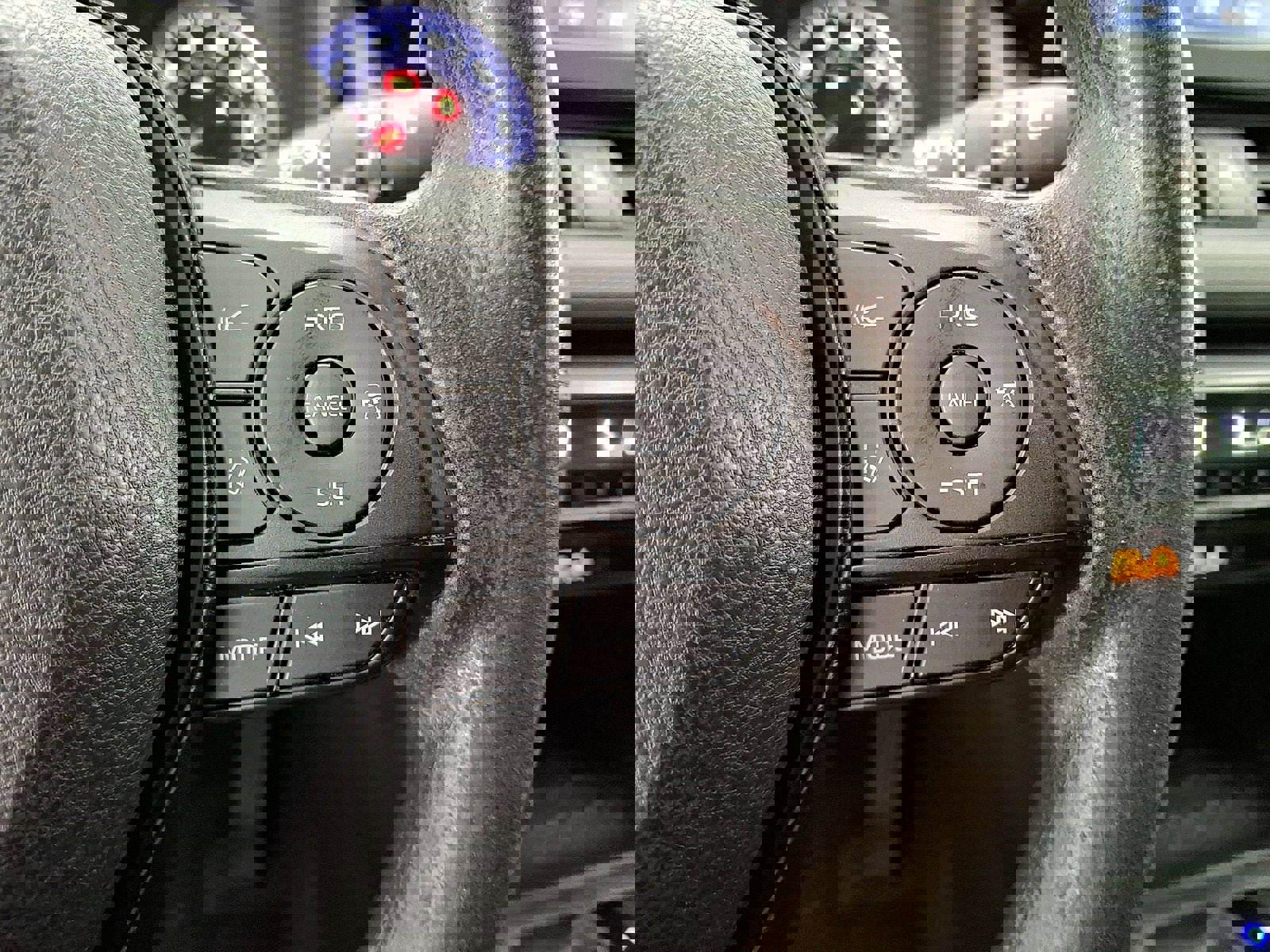 Used 2020 Toyota RAV4 XLE image 18