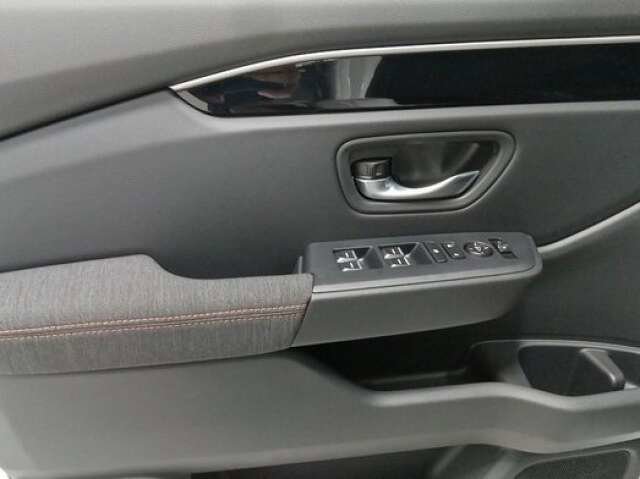 Used 2023 Honda Pilot Sport image 17