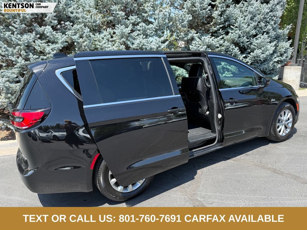 Used 2026 Chrysler Pacifica Limited FWD image 36