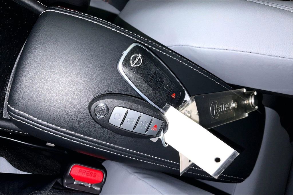 Used 2024 Nissan Kicks SR w/ SR Premium Package image 14