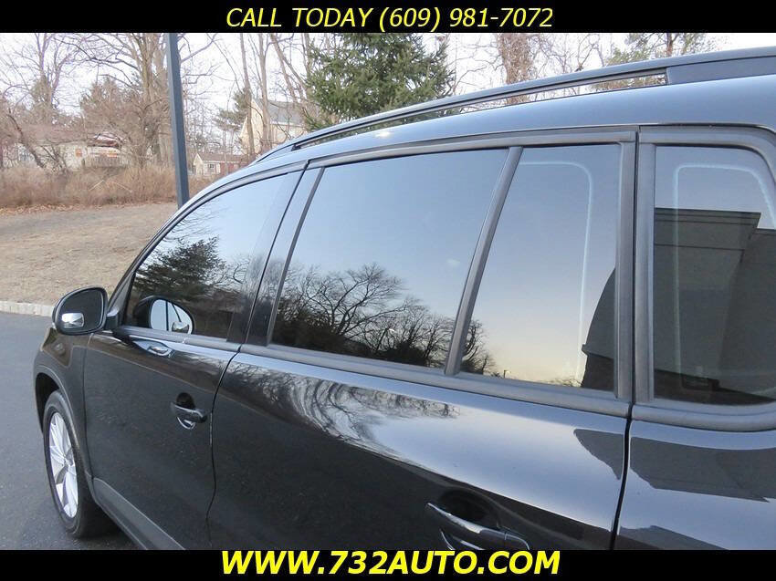Used 2017 Volkswagen Tiguan Limited w/ Premium Package AWD/4WD image 24