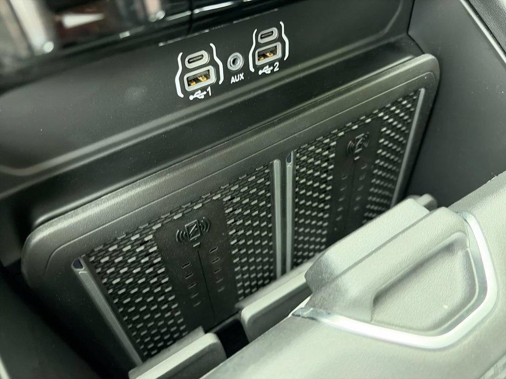 Used 2025 RAM 3500 Laramie AWD/4WD image 25