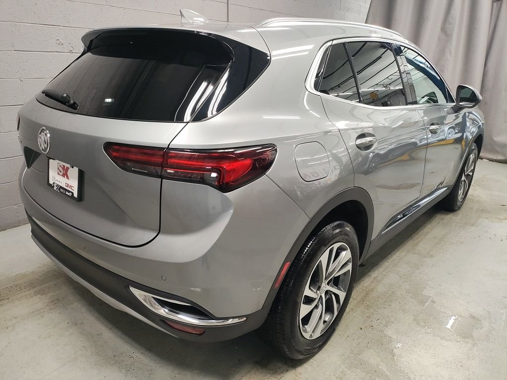 Used 2023 Buick Envision Essence image 2