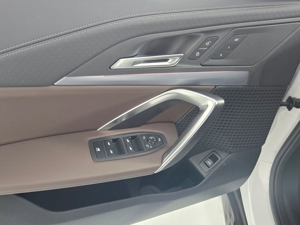 Certified 2025 BMW X2 xDrive28i w/ Convenience Package image 16