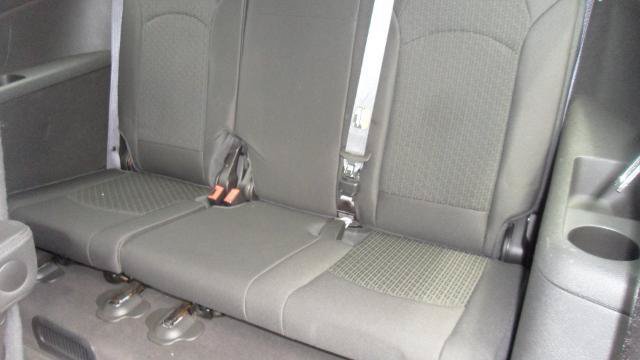Used 2009 Chevrolet Traverse LT FWD image 16