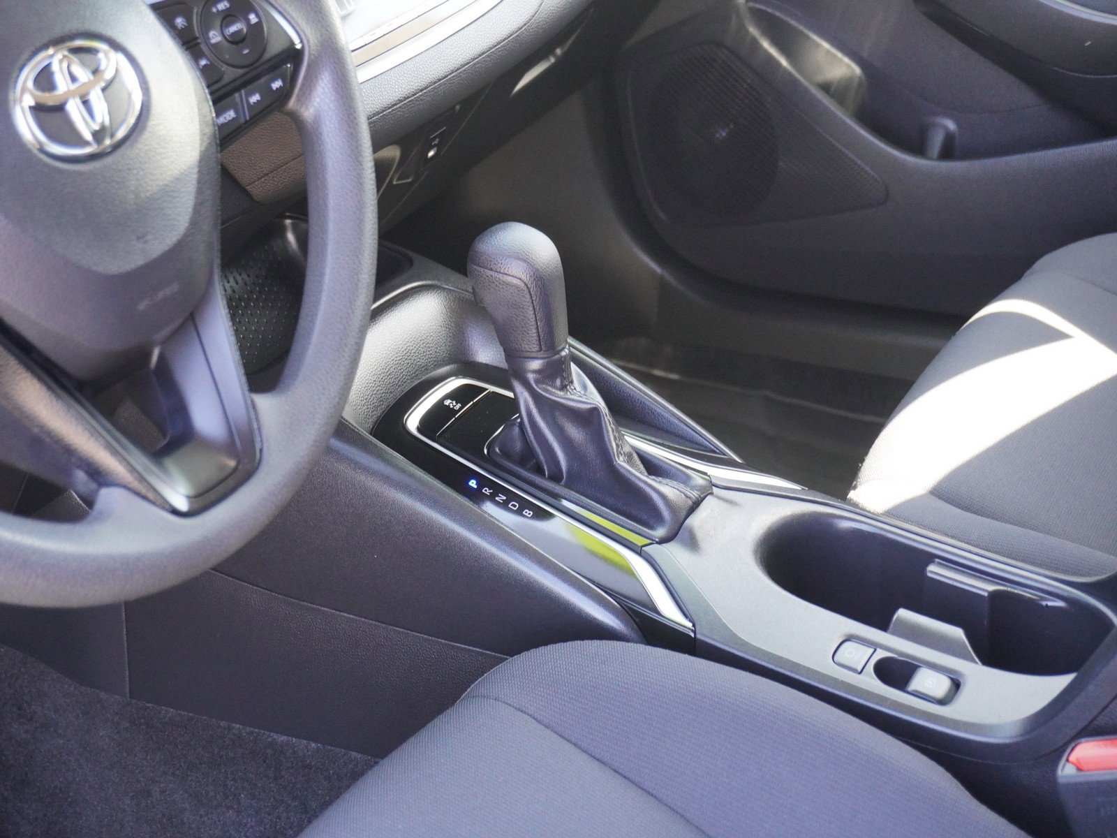 Used 2024 Toyota Corolla LE w/ LE Convenience Package FWD image 19