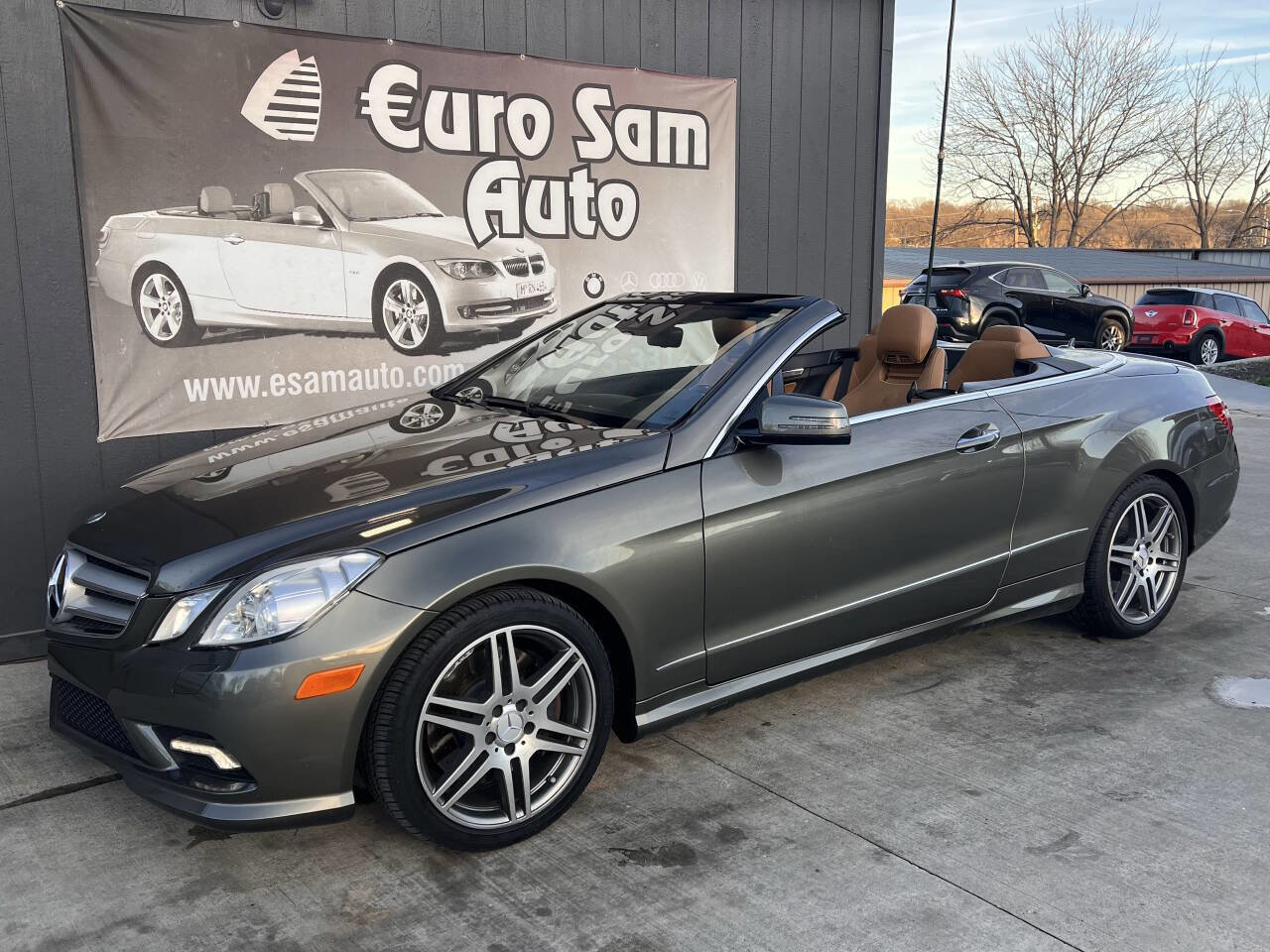 Used 2011 Mercedes-Benz E 550 Cabriolet image 3