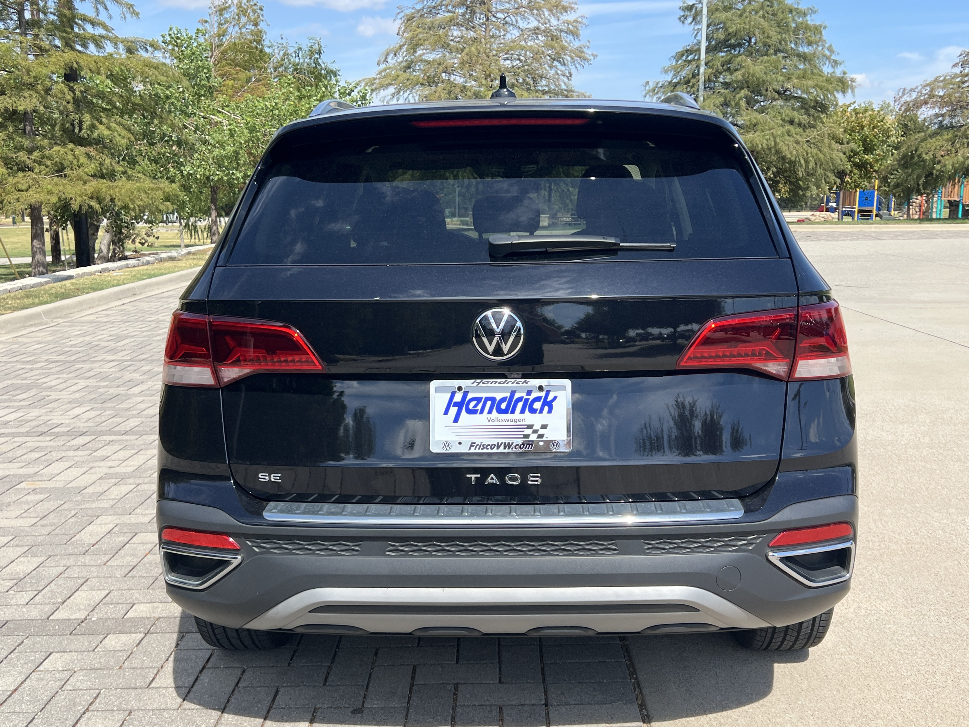 Certified 2023 Volkswagen Taos SE w/ Panoramic Sunroof Package FWD image 8