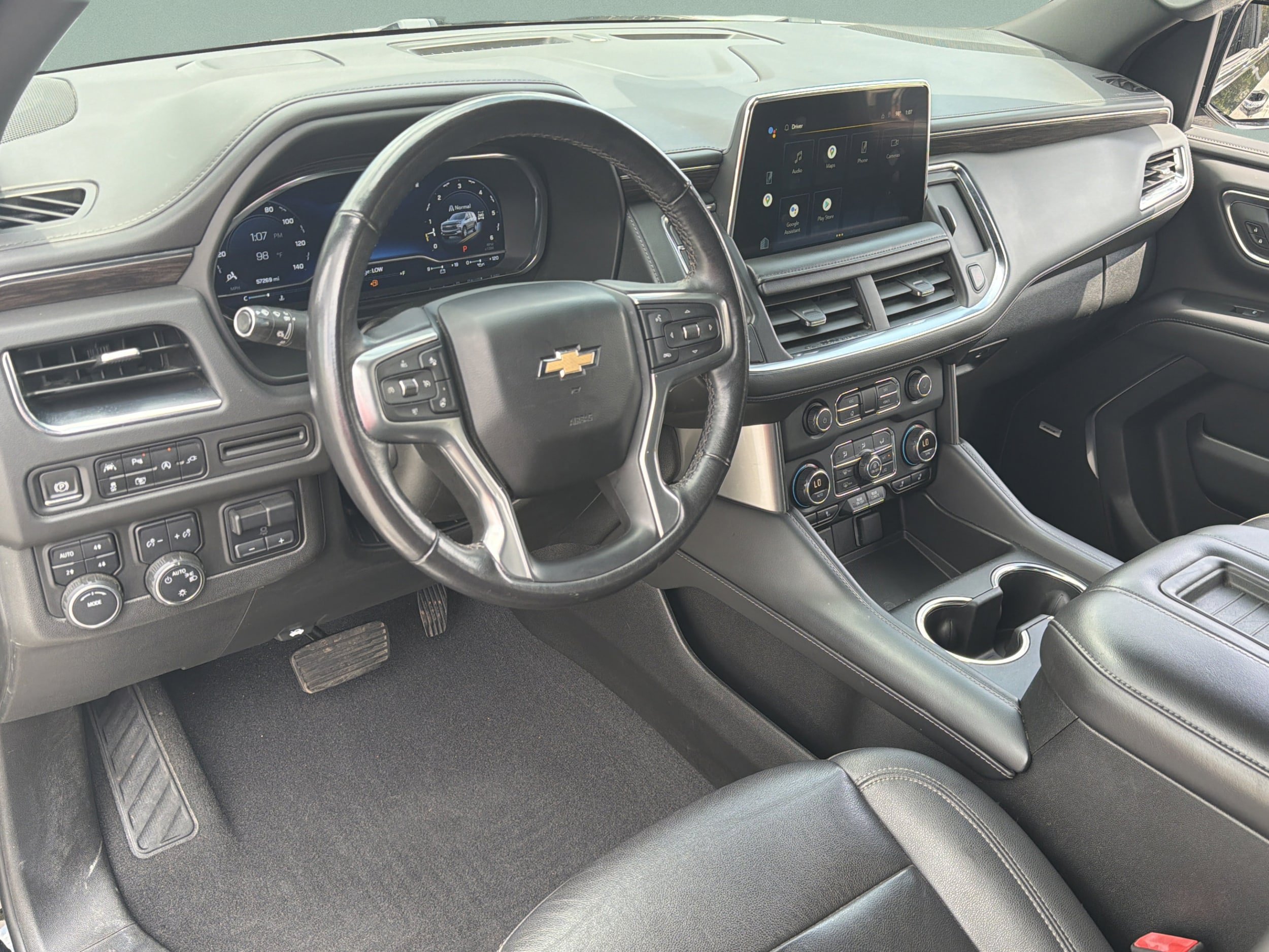 Used 2022 Chevrolet Suburban LT w/ Luxury Package AWD/4WD image 2