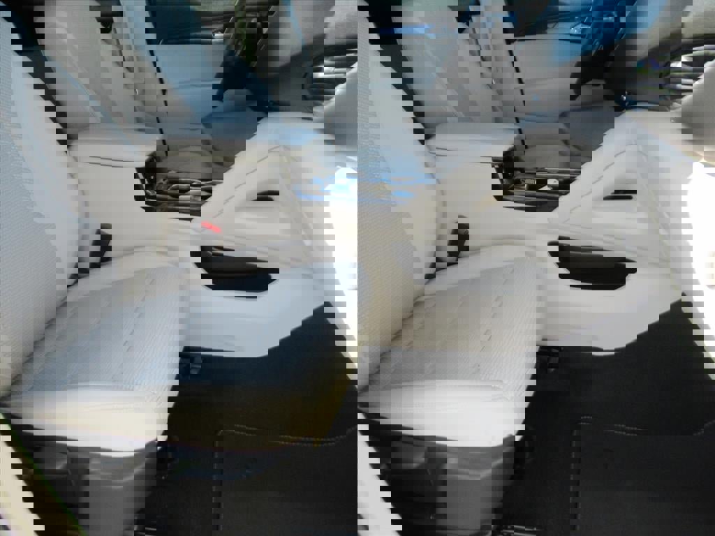 Used 2023 Buick Envision Preferred FWD image 9