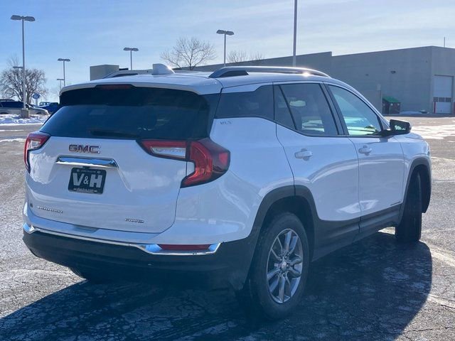 Used 2024 GMC Terrain SLT image 26