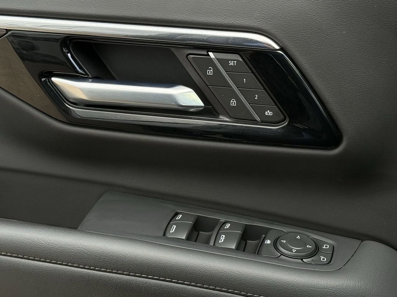 Certified 2025 Chevrolet Tahoe LT AWD/4WD image 19