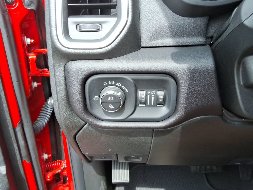 Used 2024 RAM 3500 Laramie AWD/4WD image 37