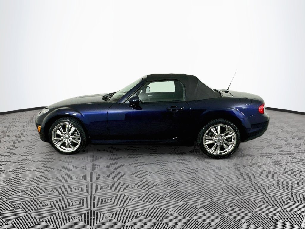 Used 2012 MAZDA MX-5 Miata Touring RWD image 6