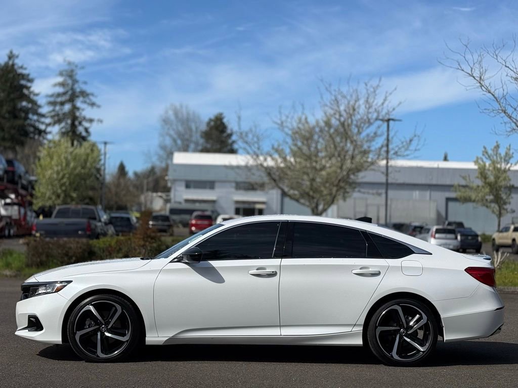 Used 2022 Honda Accord Sport image 2