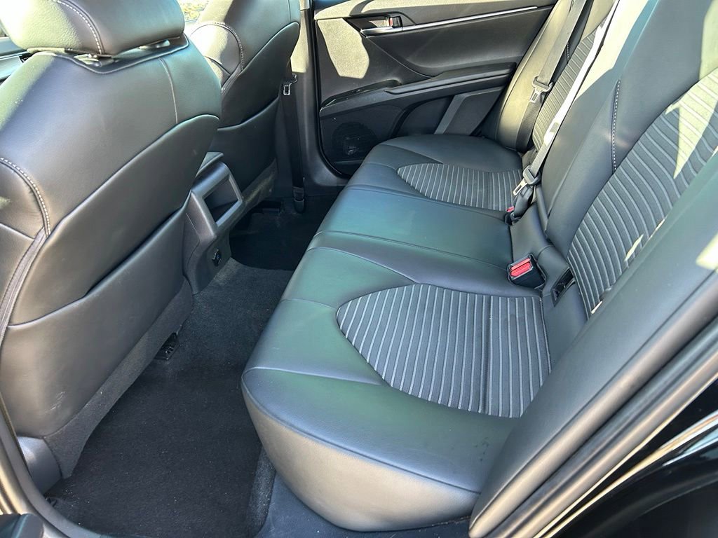 Used 2020 Toyota Camry SE FWD image 26
