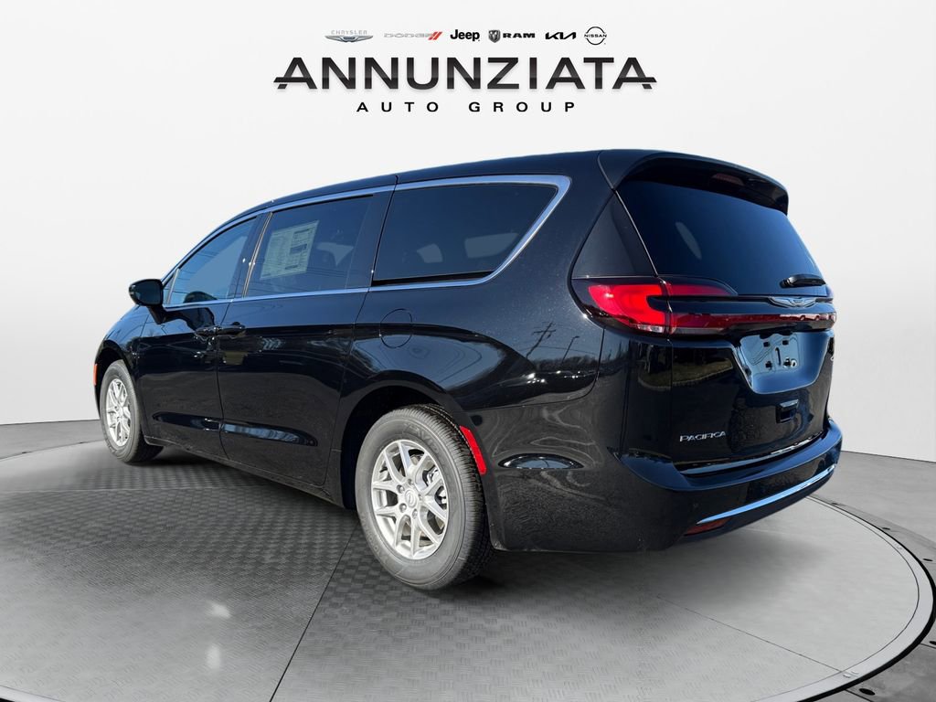 New 2026 Chrysler Pacifica Select FWD image 3