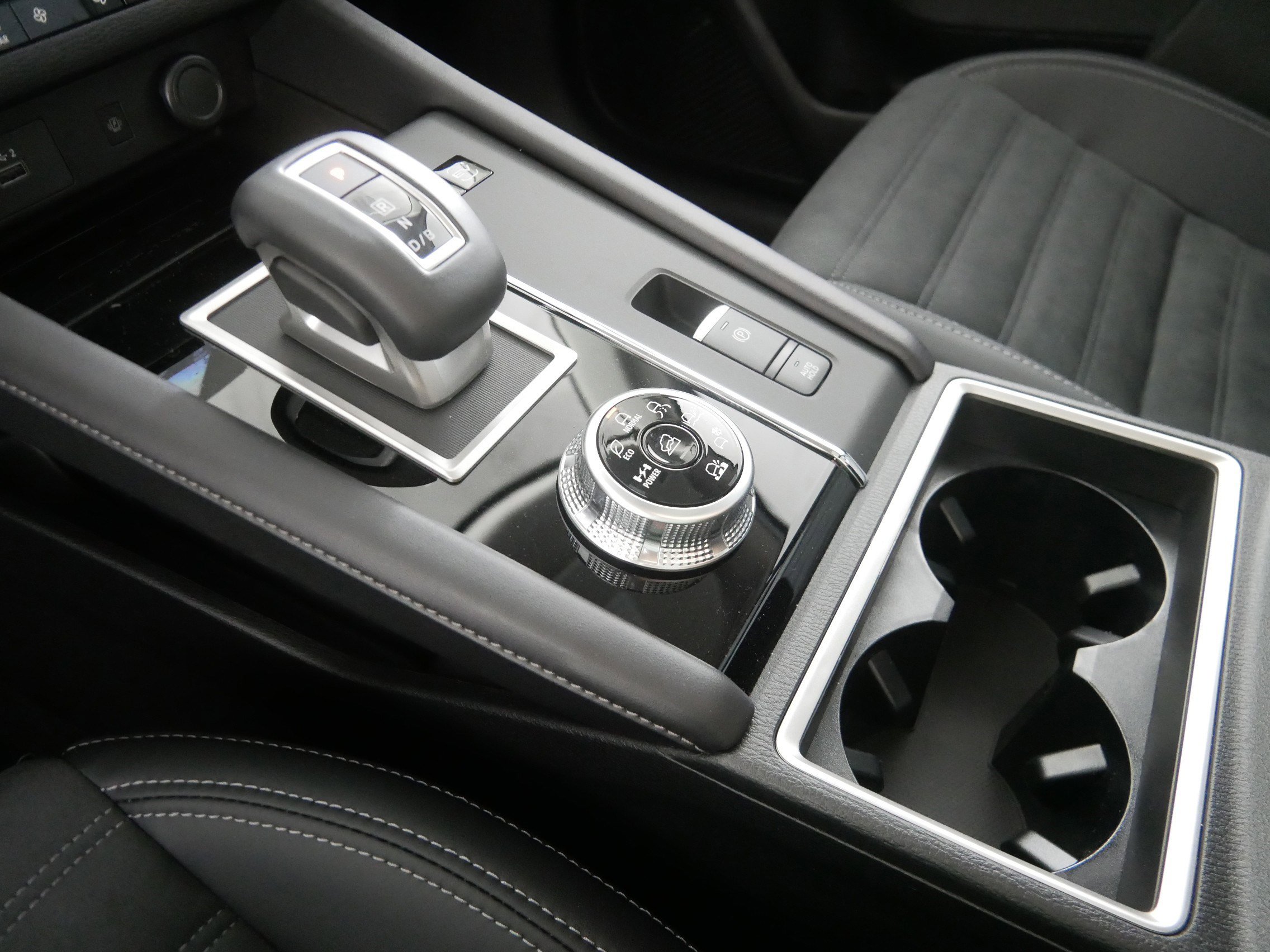 New 2025 Mitsubishi Outlander SE image 6