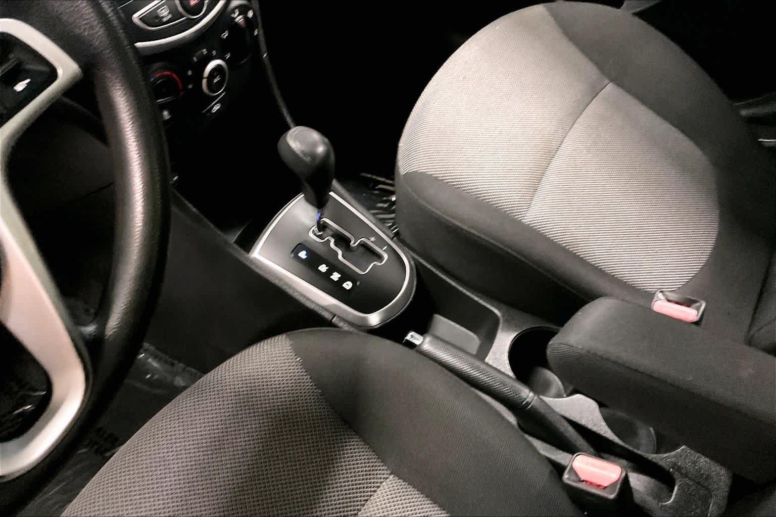 Used 2012 Hyundai Accent GS FWD image 16
