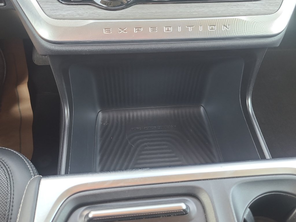 Used 2025 Ford Expedition Platinum AWD/4WD image 23