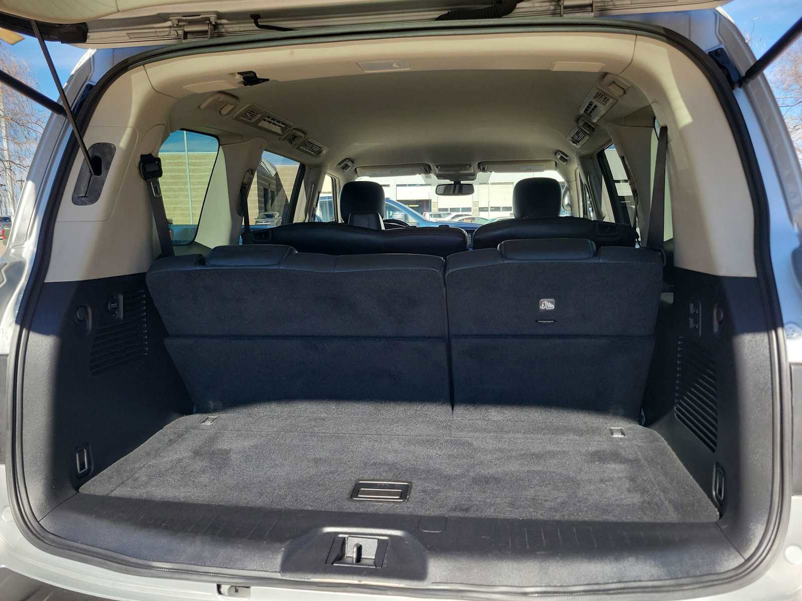 Used 2020 Nissan Armada SL image 19