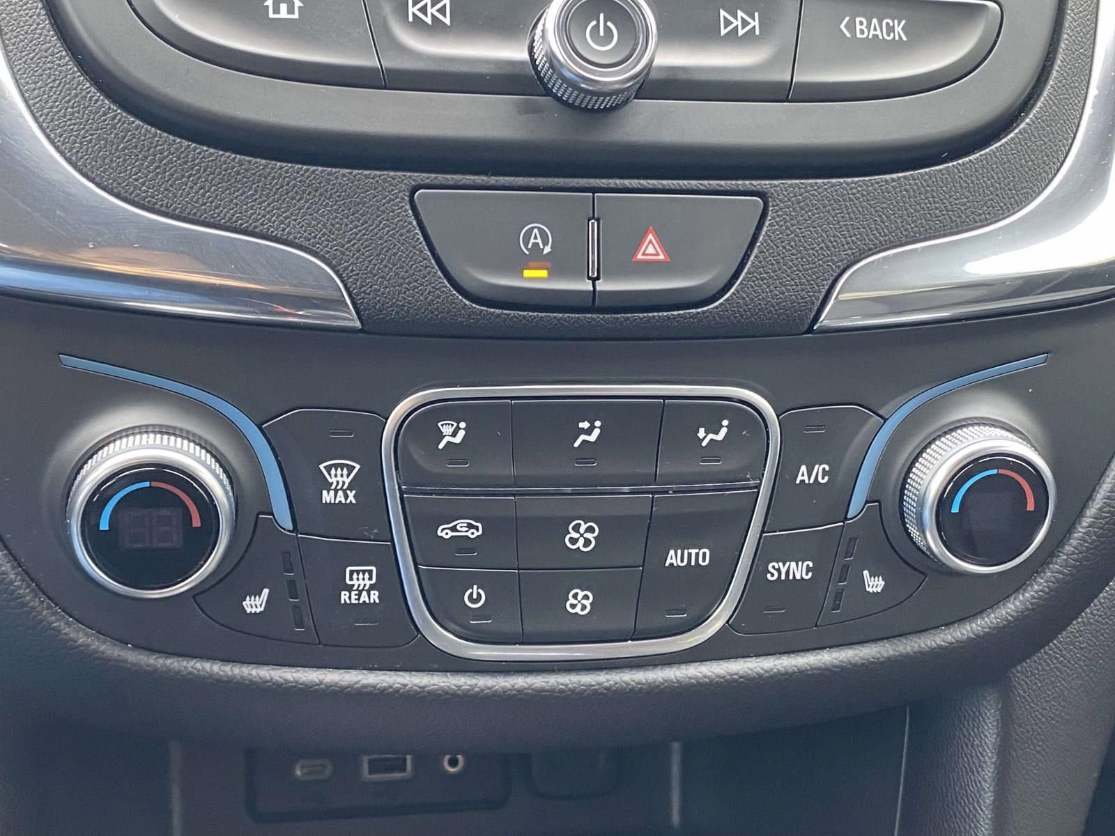 Used 2023 Chevrolet Equinox LT AWD/4WD image 28