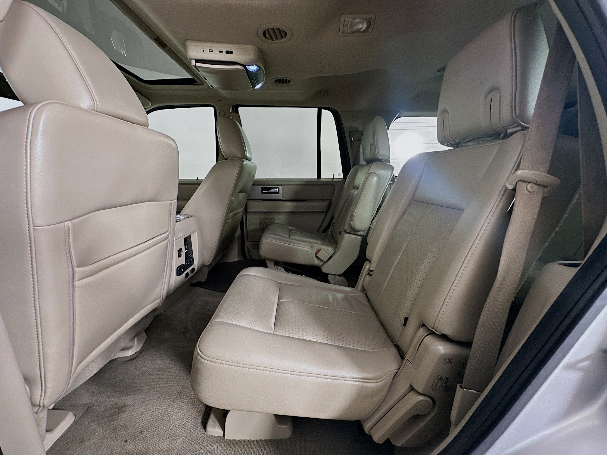 Used 2012 Ford Expedition Limited RWD image 29