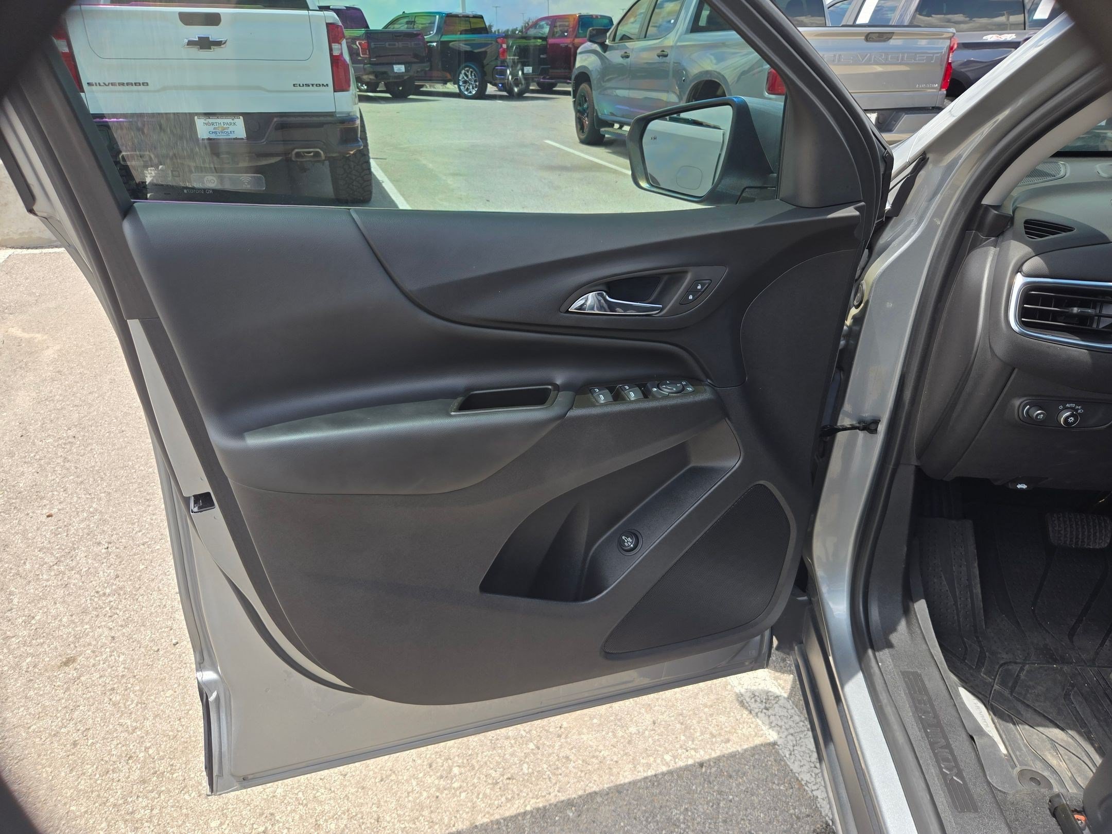 Certified 2023 Chevrolet Equinox LT AWD/4WD image 12