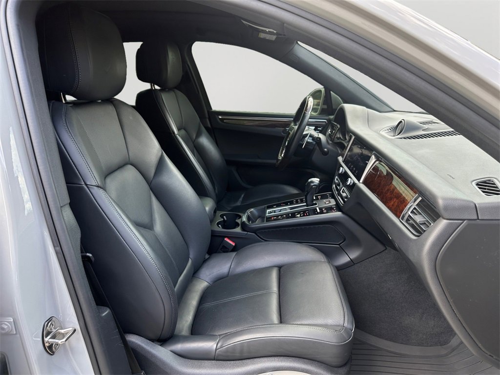 Used 2022 Porsche Macan S image 12