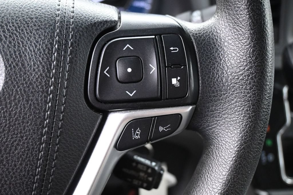 Used 2020 Toyota Sienna L FWD image 21