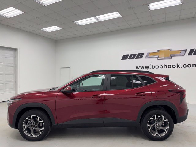 Used 2024 Chevrolet Trax LT FWD image 8