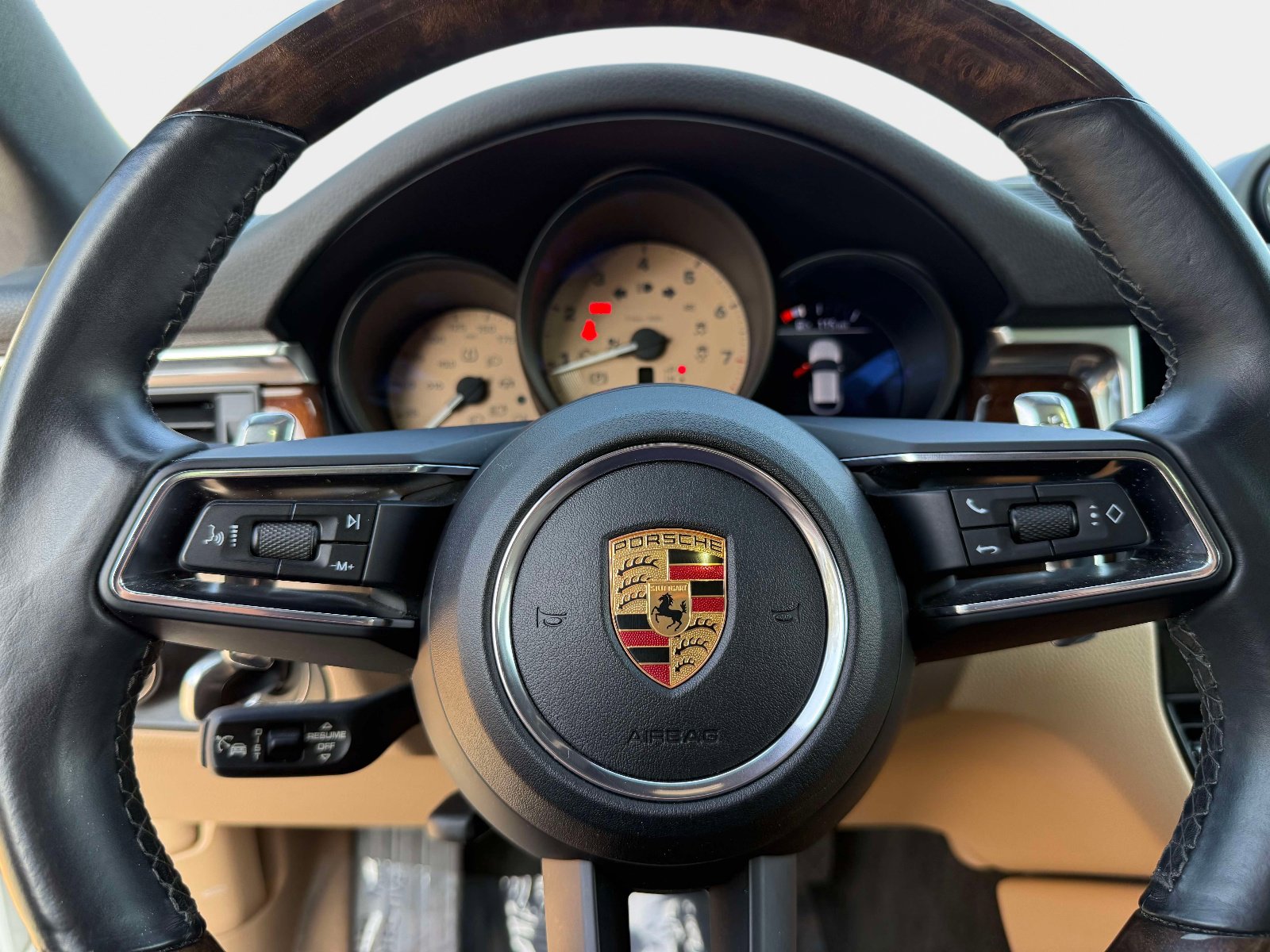 Used 2022 Porsche Macan image 47