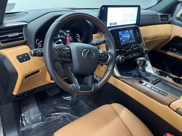 Certified 2024 Lexus LX 600 4WD w/ Luxury Package image 16
