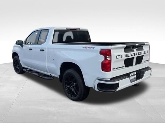 Used 2025 Chevrolet Silverado 1500 Custom w/ Rally Edition AWD/4WD image 5