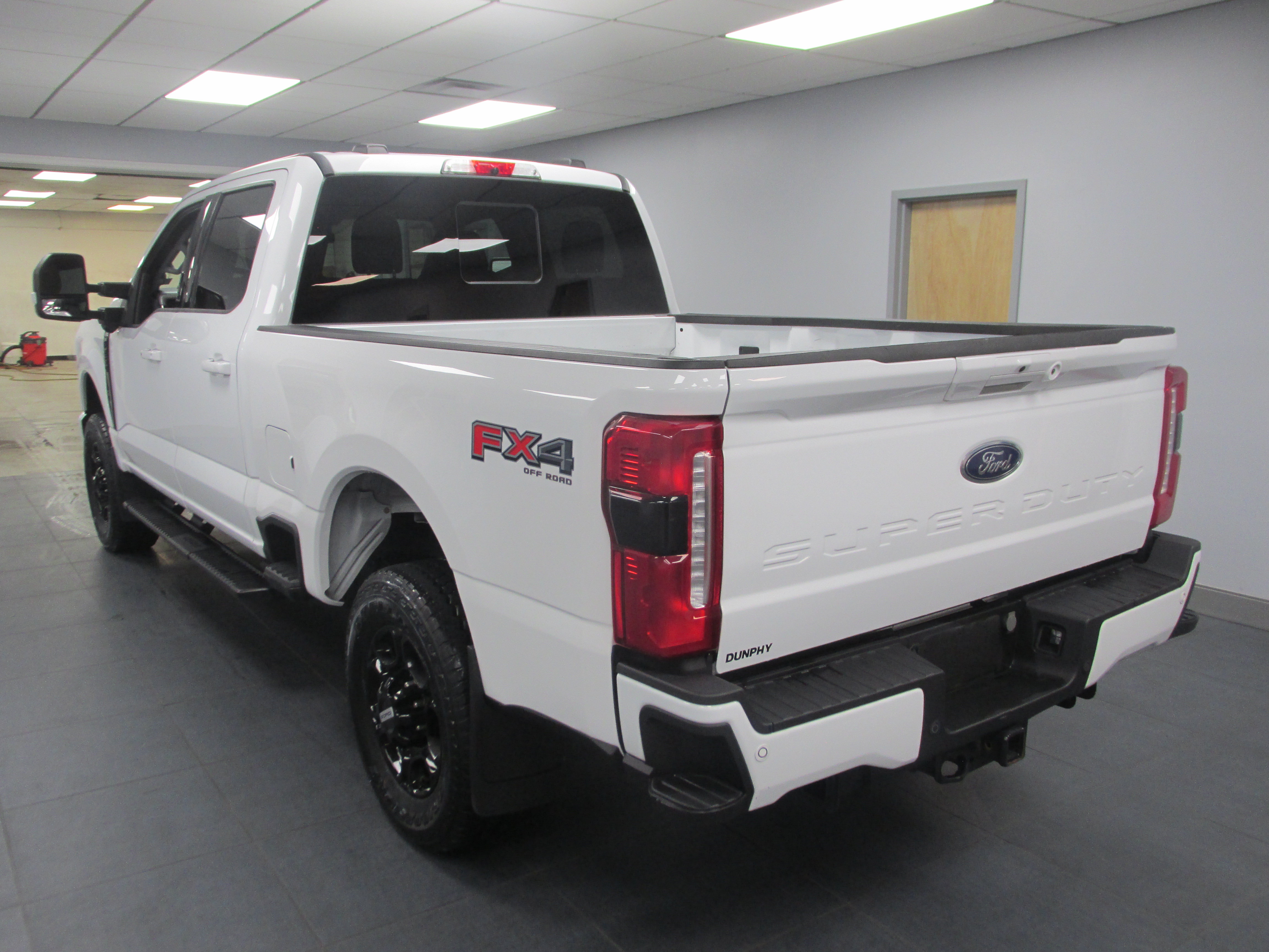 Used 2024 Ford F250 XLT w/ XLT Premium Package AWD/4WD image 6