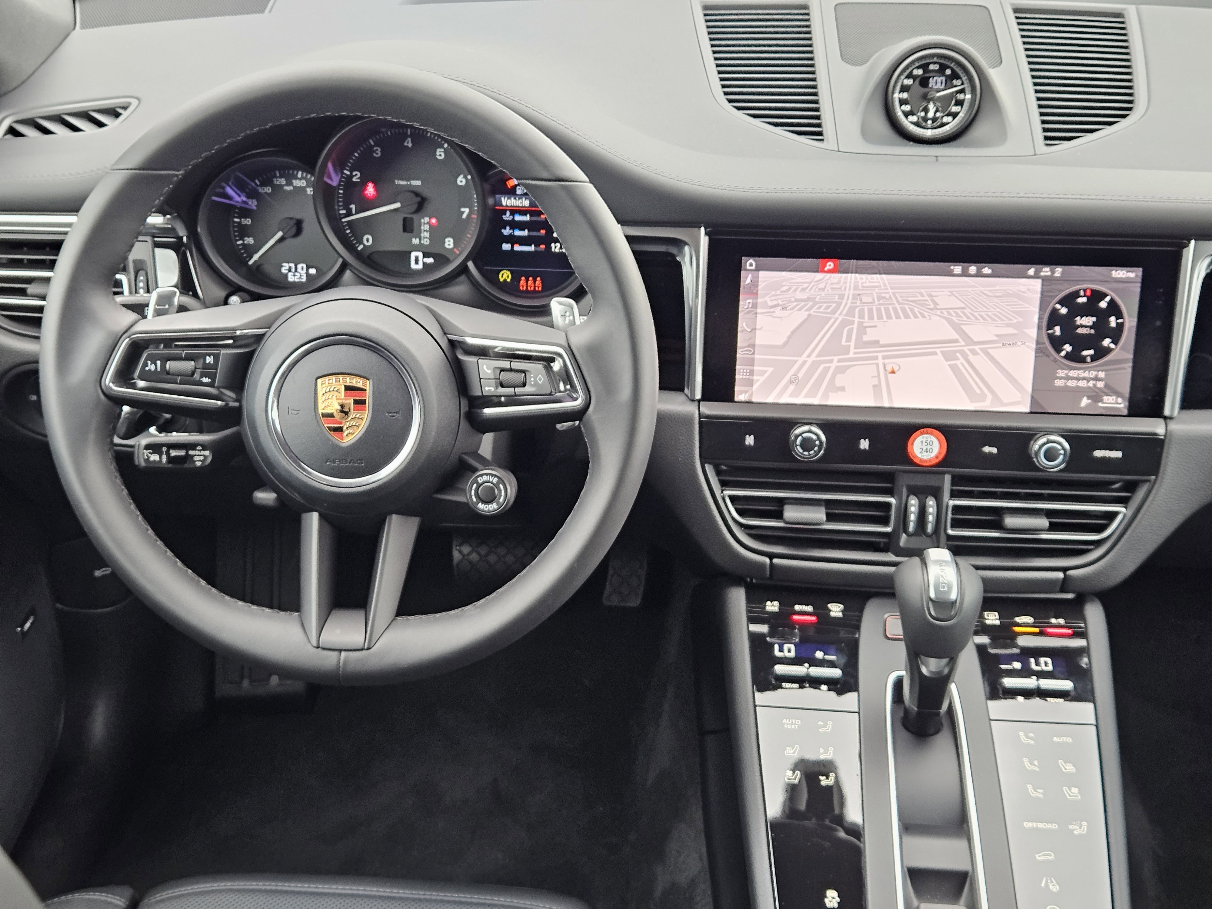 Certified 2026 Porsche Macan image 25