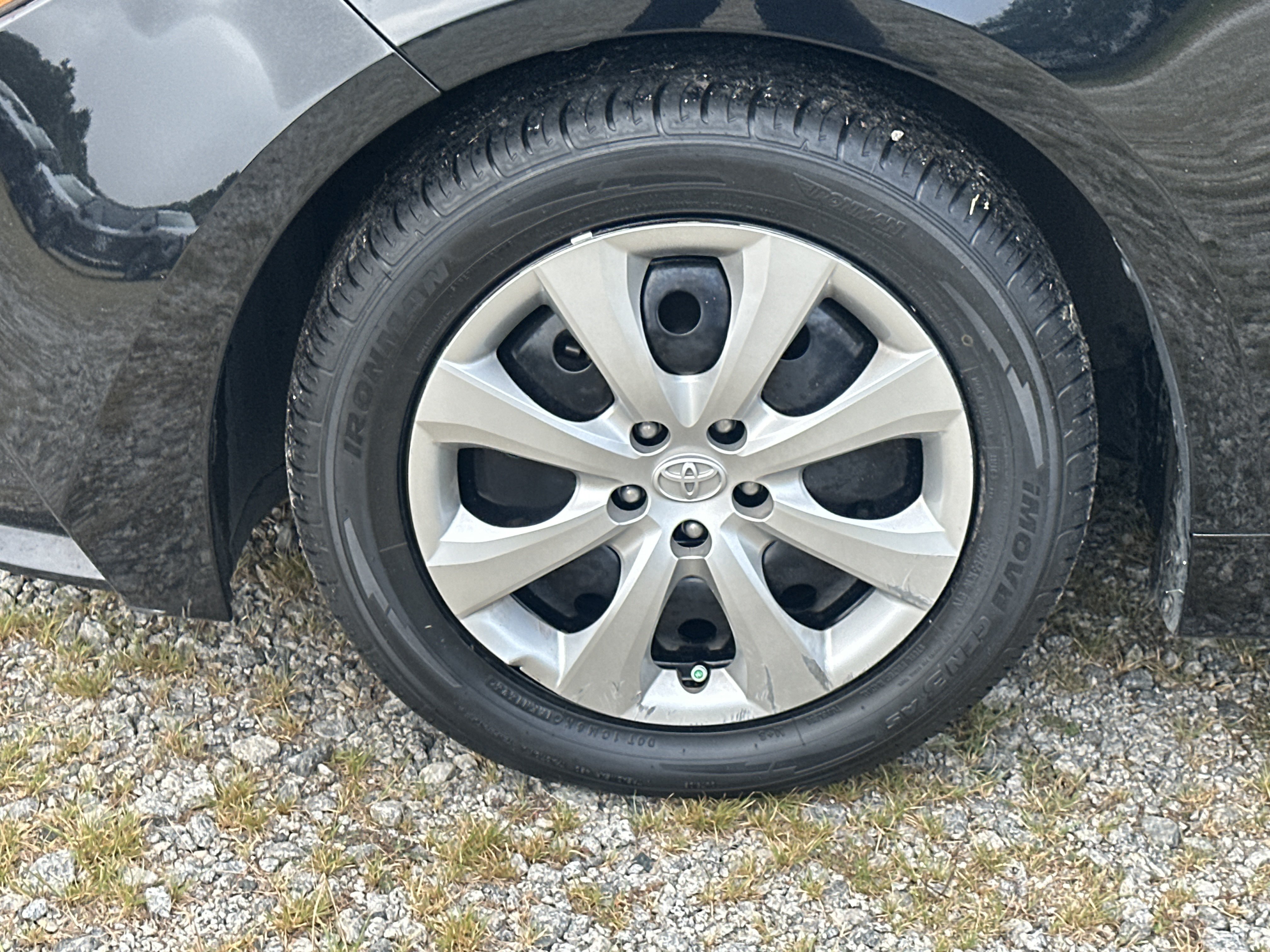 Used 2024 Toyota Corolla LE FWD image 11