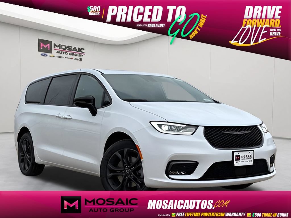 New 2026 Chrysler Pacifica Select AWD/4WD image 1
