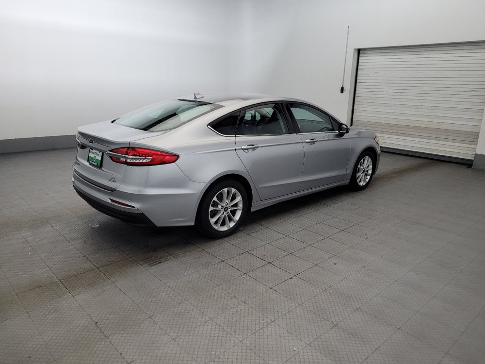 Used 2020 Ford Fusion SE FWD image 10