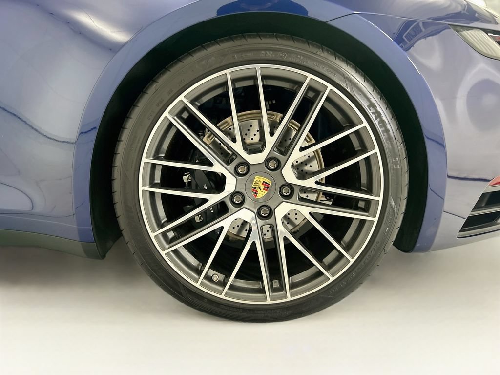 Certified 2024 Porsche 911 Carrera RWD image 28