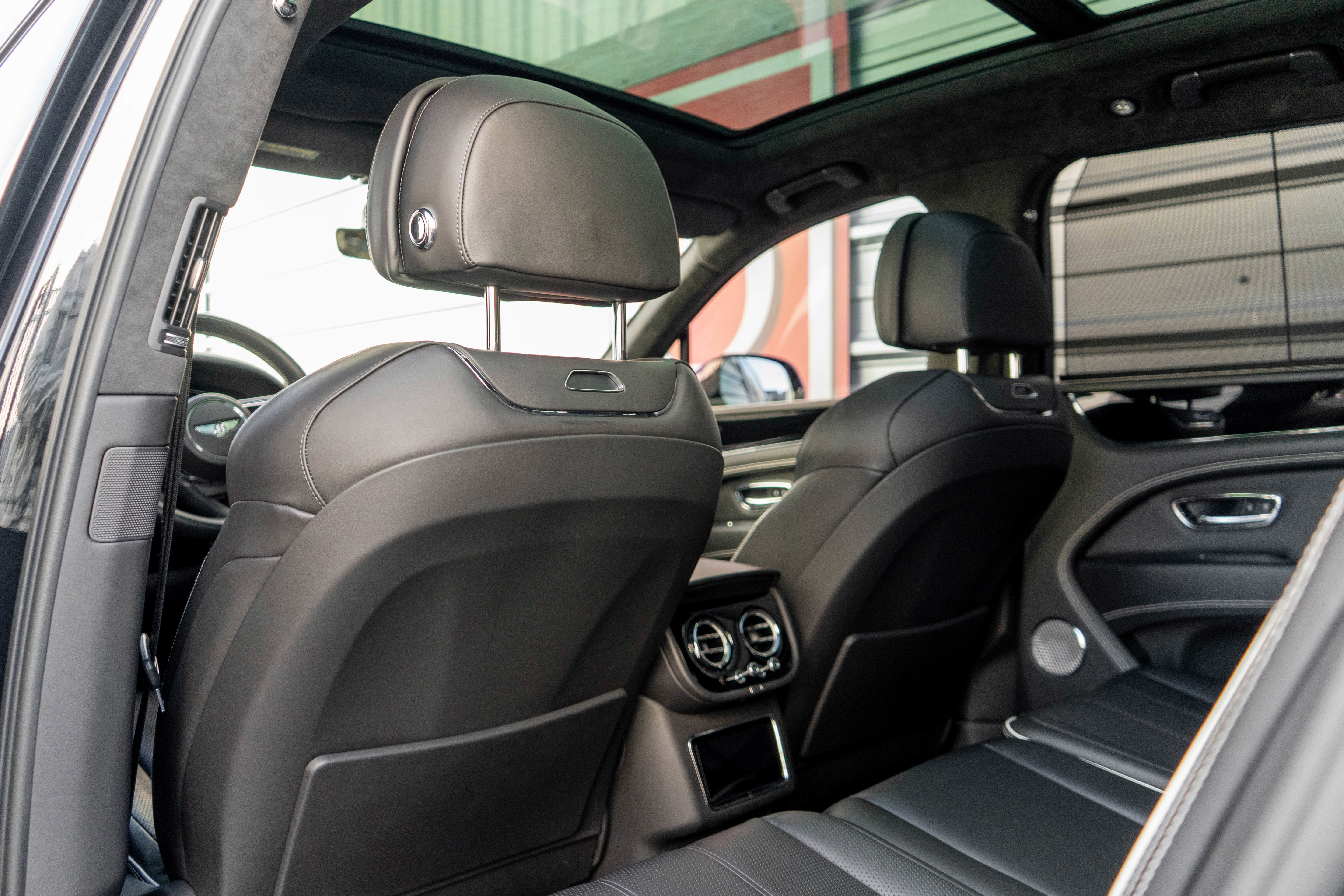 Used 2022 Bentley Bentayga image 30