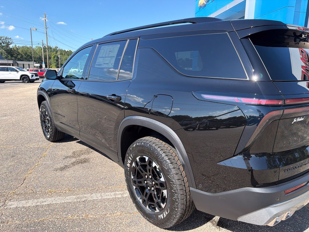 New 2027 Chevrolet Traverse Z71 w/ Enhanced Driving Package AWD/4WD image 3