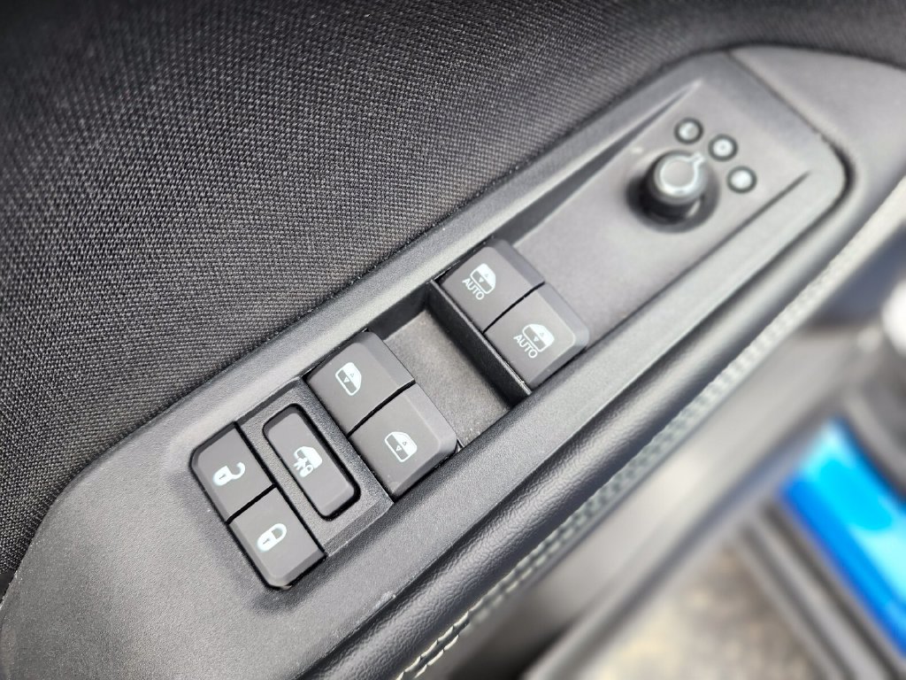 Used 2026 Jeep Cherokee Laredo AWD/4WD image 17