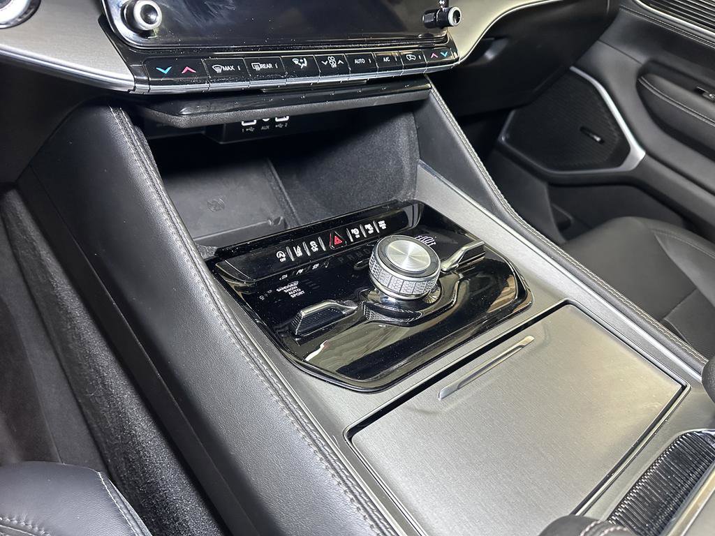 Certified 2024 Jeep Wagoneer Series II w/ Convenience Group I image 45