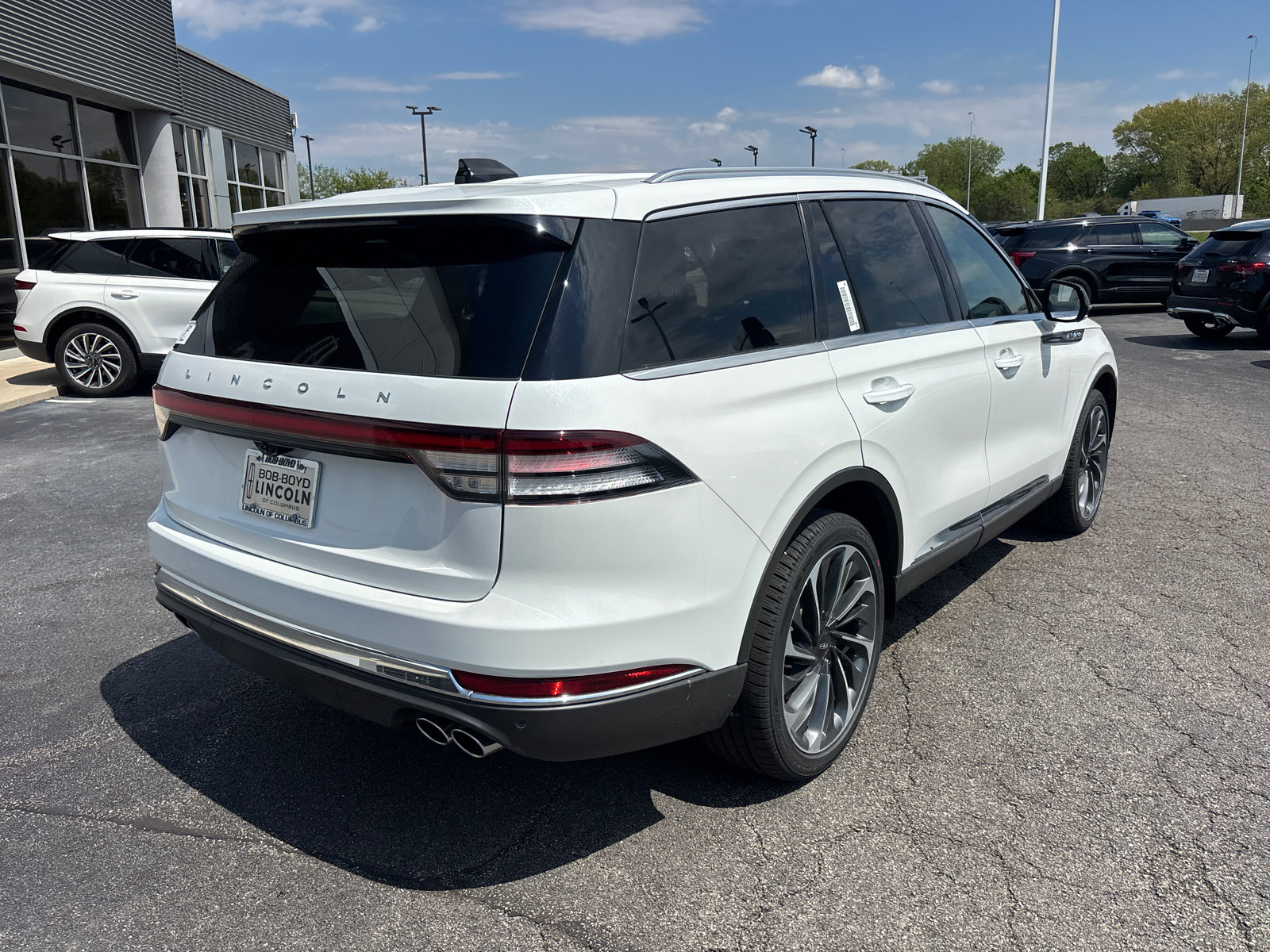 New 2026 Lincoln Aviator Reserve w/ Illumination Package AWD/4WD image 7